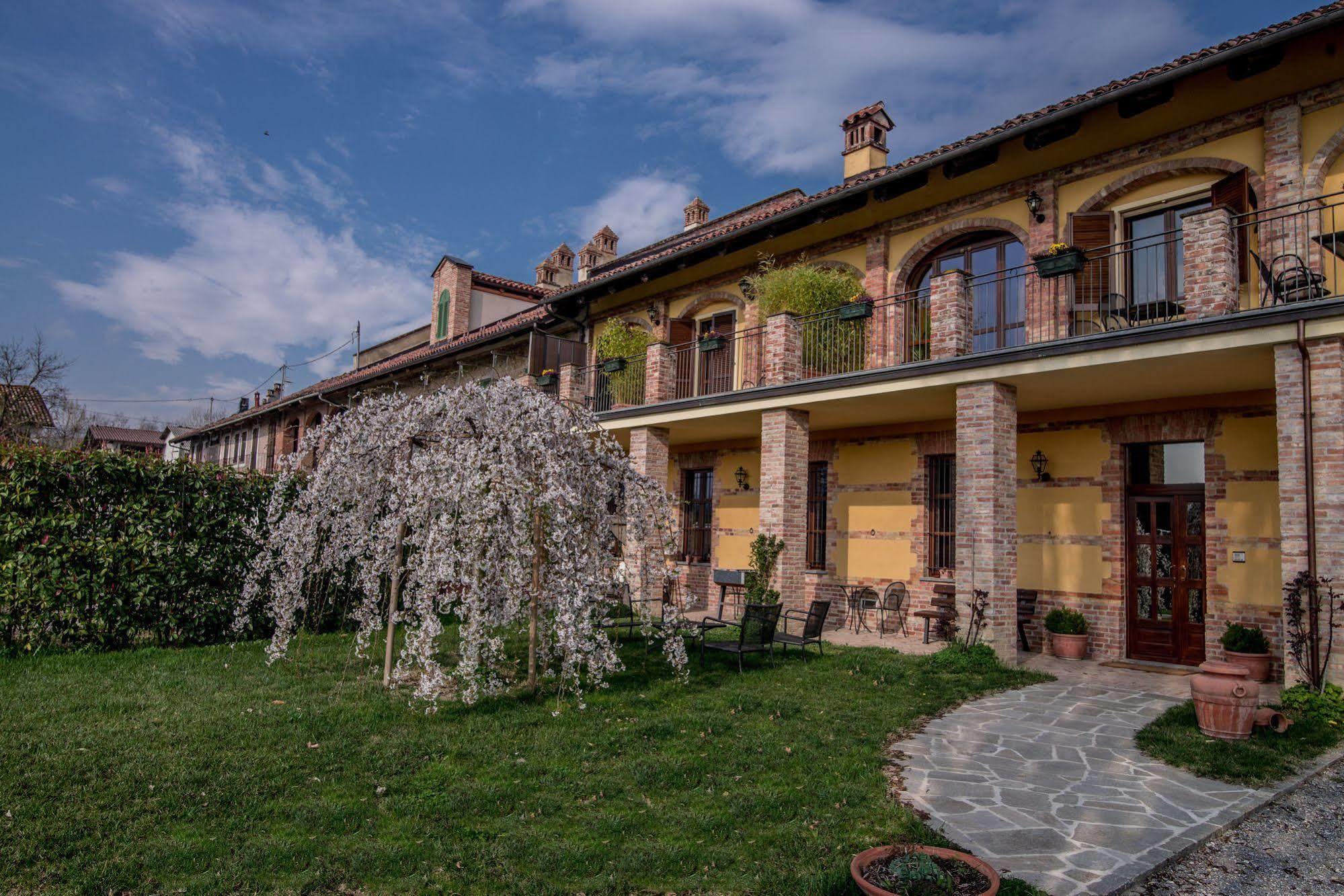 Cascina Rocca - Guest House Castiglione Falletto Dış mekan fotoğraf